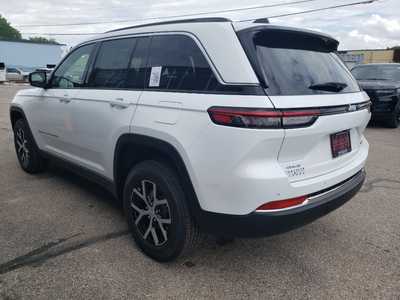 2025 Jeep Grand Cherokee, $45846. Photo 4