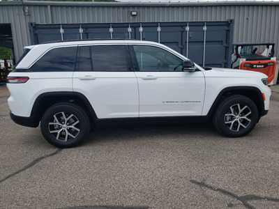 2025 Jeep Grand Cherokee, $45846. Photo 7
