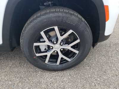 2025 Jeep Grand Cherokee, $45846. Photo 8