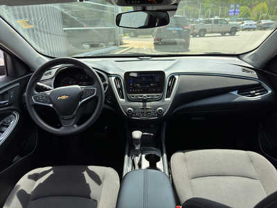 2024 Chevrolet Malibu, $19250. Photo 3