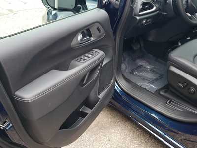 2025 Chrysler Pacifica, $41114. Photo 10