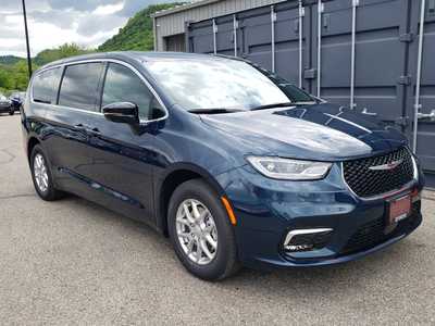 2025 Chrysler Pacifica, $41114. Photo 1