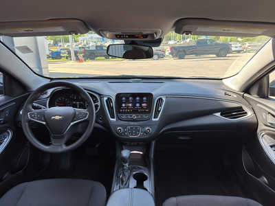 2024 Chevrolet Malibu, $19350. Photo 3