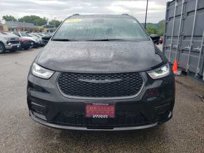 2025 Chrysler Pacifica, $50749. Photo 2