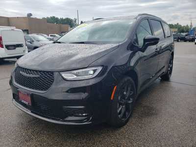 2025 Chrysler Pacifica, $50749. Photo 3