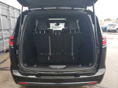 2025 Chrysler Pacifica, $50749. Photo 6