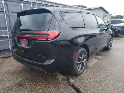 2025 Chrysler Pacifica, $50749. Photo 7