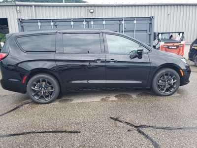 2025 Chrysler Pacifica, $50749. Photo 8