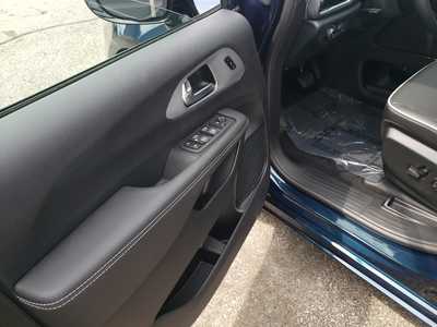 2025 Chrysler Pacifica, $51244. Photo 10