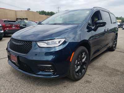 2025 Chrysler Pacifica, $51244. Photo 3