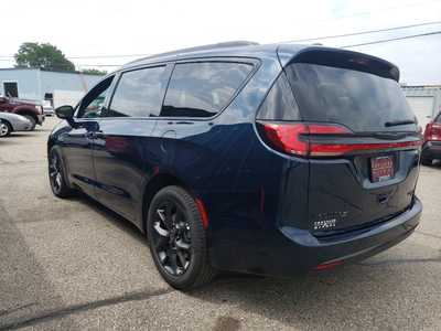 2025 Chrysler Pacifica, $51244. Photo 4