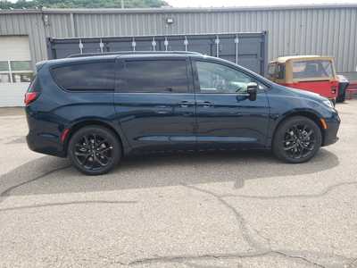 2025 Chrysler Pacifica, $51244. Photo 8