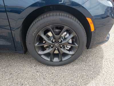 2025 Chrysler Pacifica, $51244. Photo 9