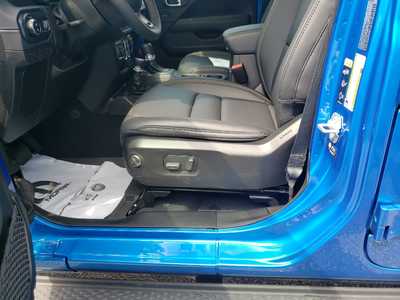 2025 Jeep Gladiator, $46972. Photo 11