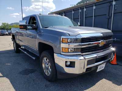 2015 Chevrolet 3500 Crew Cab, $25990. Photo 5