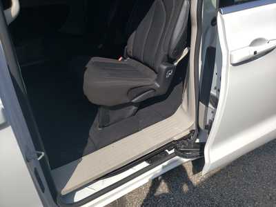 2023 Chrysler Voyager, $19950. Photo 12