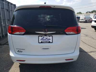 2023 Chrysler Voyager, $19950. Photo 5