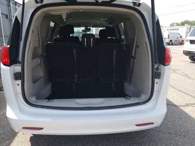 2023 Chrysler Voyager, $19950. Photo 6