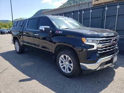 2022 Chevrolet 1500 Crew Cab, $37990. Photo 6