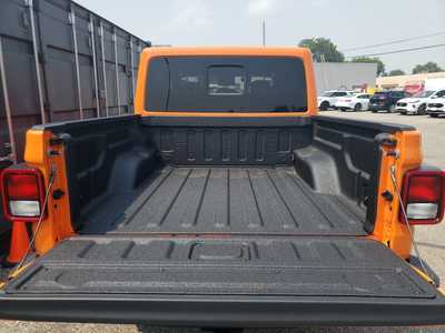 2025 Jeep Gladiator, $47704. Photo 9