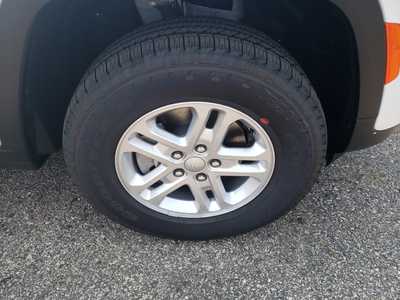 2025 Jeep Grand Cherokee, $39314. Photo 9