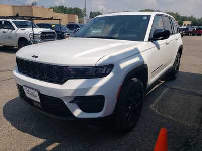 2025 Jeep Grand Cherokee, $42939. Photo 3