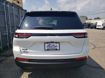 2025 Jeep Grand Cherokee, $42939. Photo 5