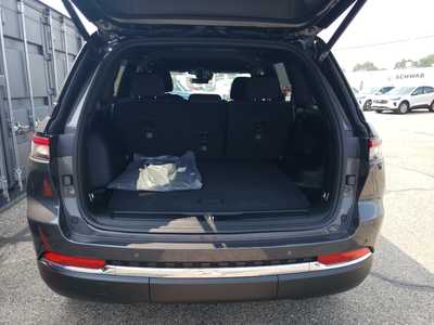 2025 Jeep Grand Cherokee, $40698. Photo 6