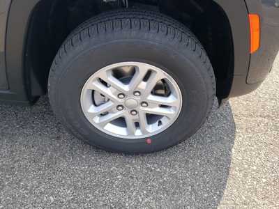 2025 Jeep Grand Cherokee, $40698. Photo 9