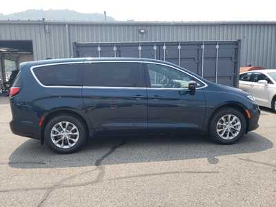 2025 Chrysler Pacifica, $45297. Photo 7
