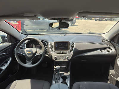 2024 Chevrolet Malibu, $18250. Photo 3