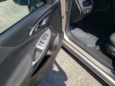 2024 Chevrolet Malibu, $18350. Photo 10