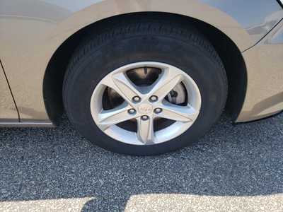 2024 Chevrolet Malibu, $18350. Photo 9