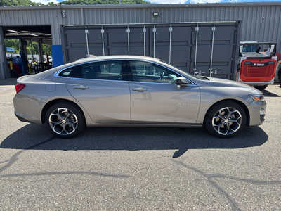 2024 Chevrolet Malibu, $18250. Photo 2
