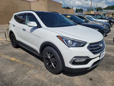 2018 Hyundai Santa Fe, $17990. Photo 2