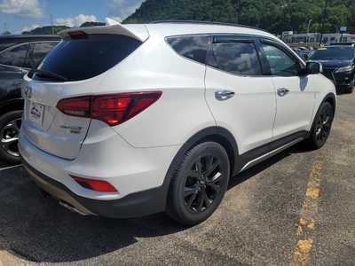 2018 Hyundai Santa Fe, $17990. Photo 3