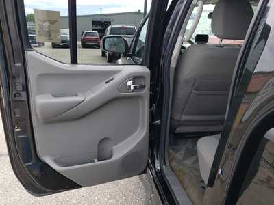 2017 Nissan Frontier, $15490. Photo 12