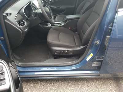 2024 Chevrolet Malibu, $17950. Photo 11