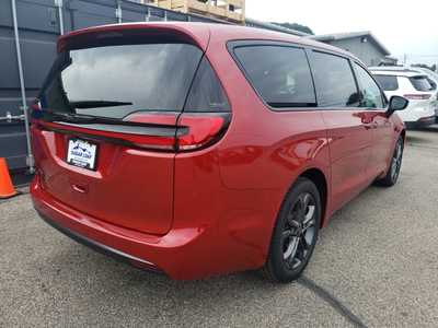 2026 Chrysler Pacifica, $44450. Photo 7