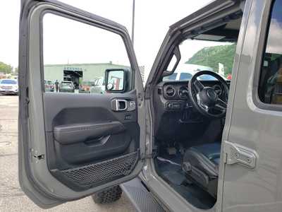 2022 Jeep Gladiator, $29490. Photo 10