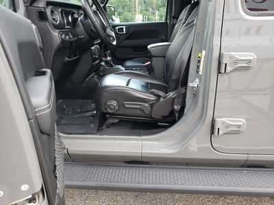 2022 Jeep Gladiator, $29490. Photo 11