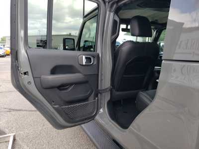 2022 Jeep Gladiator, $29490. Photo 12