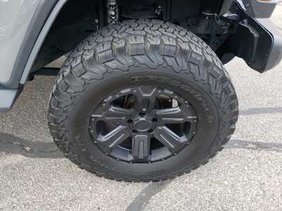 2022 Jeep Gladiator, $29490. Photo 7