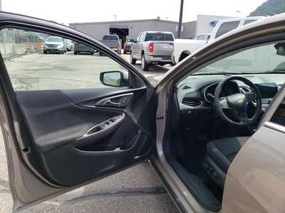 2024 Chevrolet Malibu, $17950. Photo 10