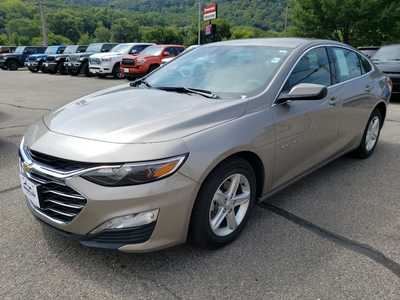 2024 Chevrolet Malibu, $17950. Photo 3