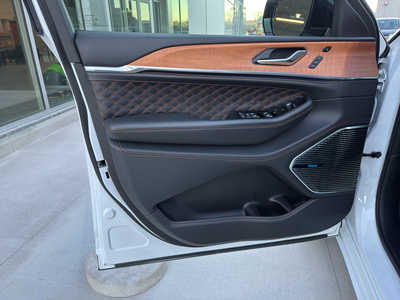 2022 Jeep Grand Cherokee, $39950. Photo 12