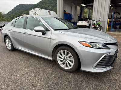 2021 Toyota Camry, $22990. Photo 1