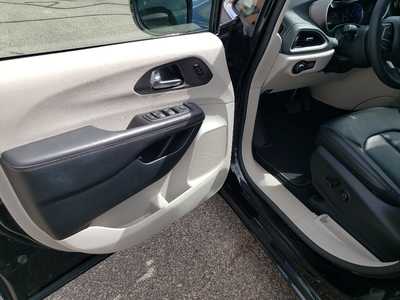 2024 Chrysler Pacifica, $24850. Photo 11