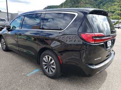 2024 Chrysler Pacifica, $24850. Photo 5