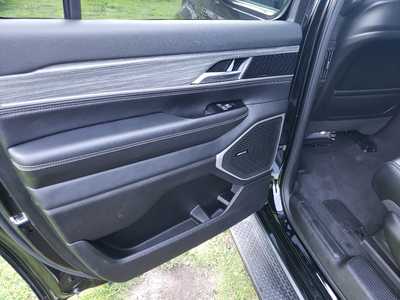 2024 Jeep Wagoneer, $49490. Photo 10